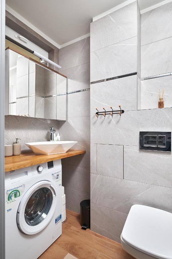 Kuznicza Apartment - 300M Main Square ~ Self Check-In 24H Βρότσλαβ Εξωτερικό φωτογραφία